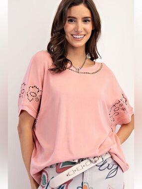 312 ❤️ EASEL SHORT SLVS EYELET EMBROIDERED TOP